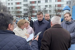 Дмитрий Благов провел обход территории на улице Рабочая