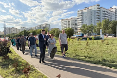 Дмитрий Благов провел обход территории на улице Брусилова