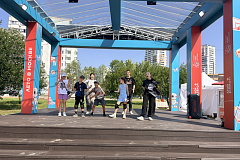 Как зарядиться энергией на всю рабочую неделю? Очень просто! Нужно прийти на районную танцевальную разминку.