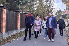 Владимир Сохацкий провел обход территории в деревне Девятское