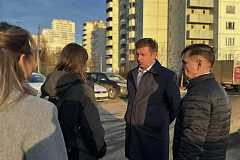 Дмитрий Благов провел обход территории на улице Брусилова